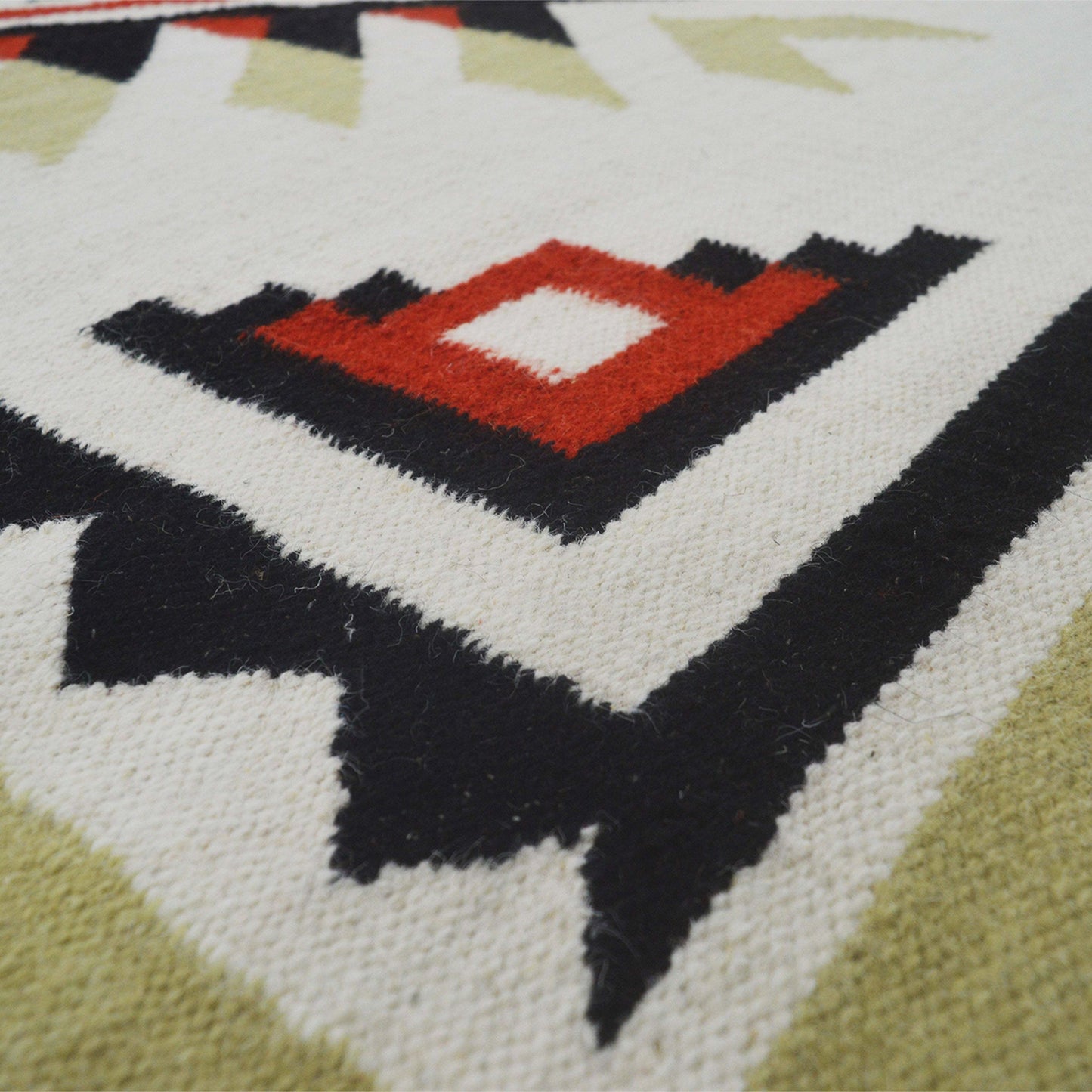 Peggy Handwoven Wool Rug - Furniturezone